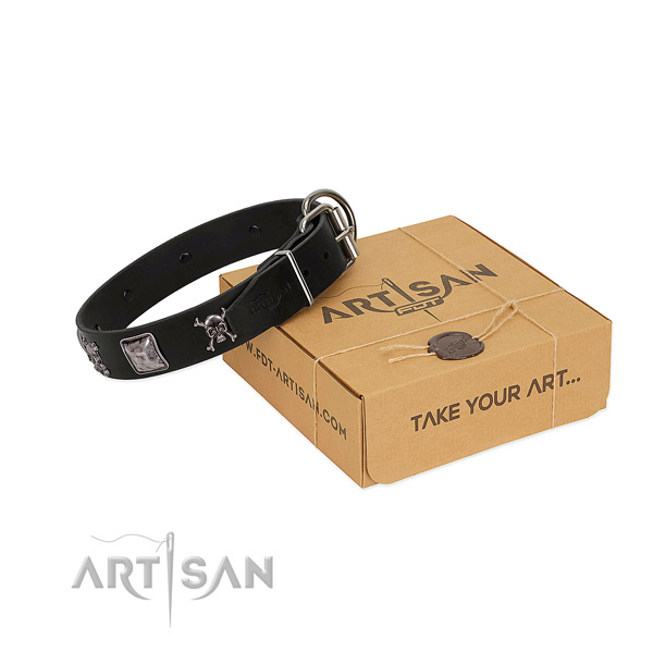Handcrafted dog collar of natural leather