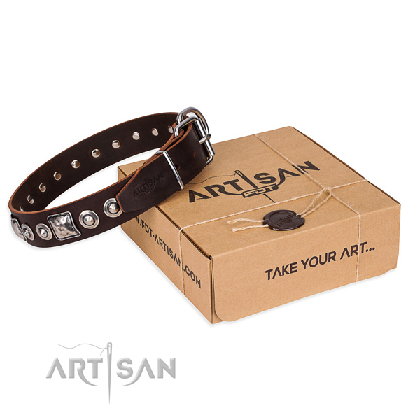 Best quality natural genuine leather dog collar for walking in style